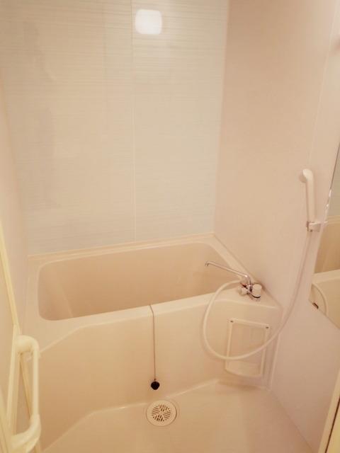 バス・シャワールーム　※別部屋参考写真