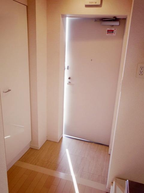 玄関　※別部屋参考写真