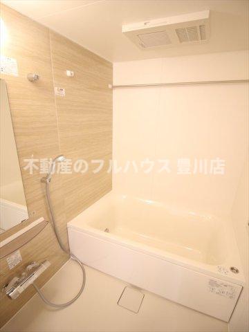 バス・シャワールーム　写真は同型タイプ別物件