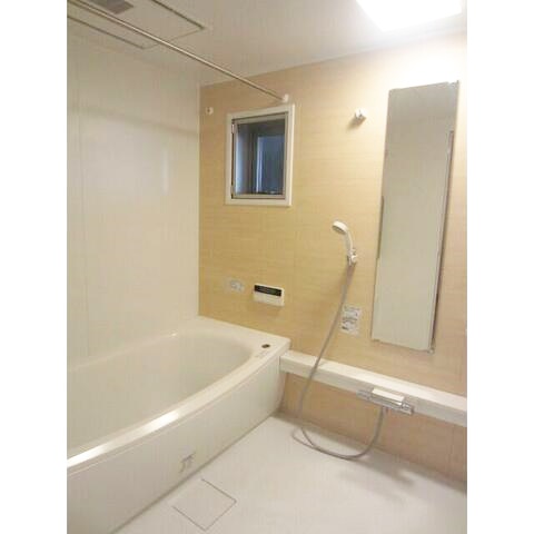 バス・シャワールーム　清潔感のあるお風呂です♪