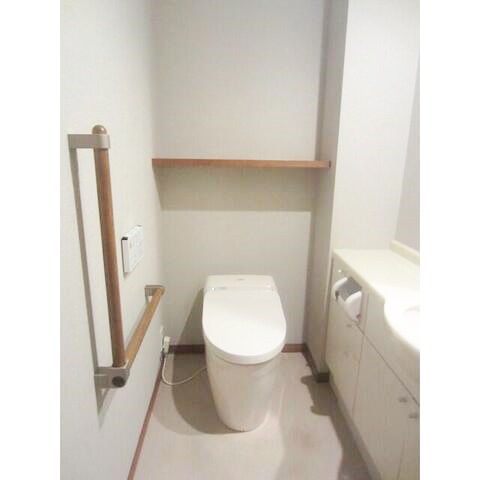 トイレ　清潔感のあるトイレです