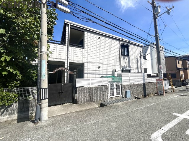 建物外観　駅近のレディース物件です。