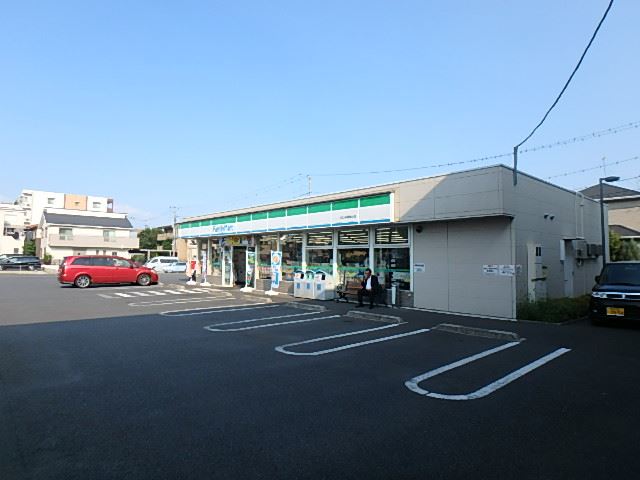 その他　ファミリーマート（その他）まで890m