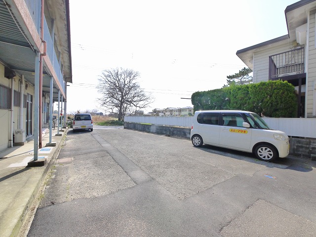駐車場　駐車場完備です