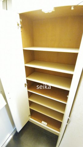 玄関　同タイプ室内