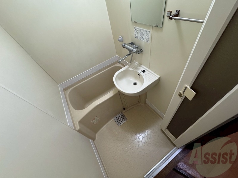 バス・シャワールーム　お風呂になります。一日の疲れを癒してくださいね。