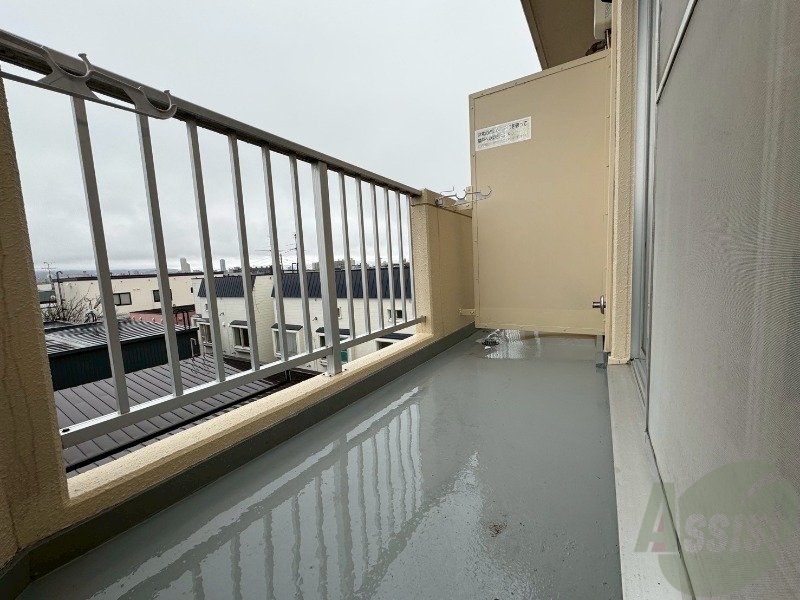 バルコニー　バルコニーです。洗濯物を干したり一息ついたりできますね！