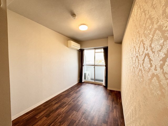 アルティメイトbuilding光南 The Towerの居間写真