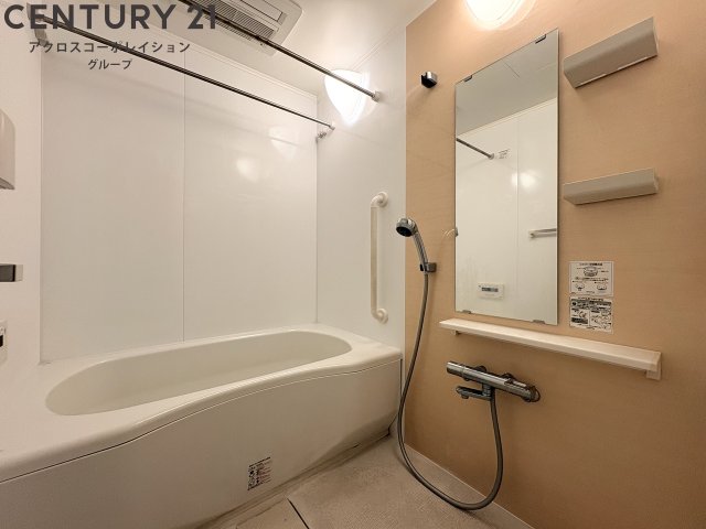 バス・シャワールーム　シンプルで機能的なユニットバスです！