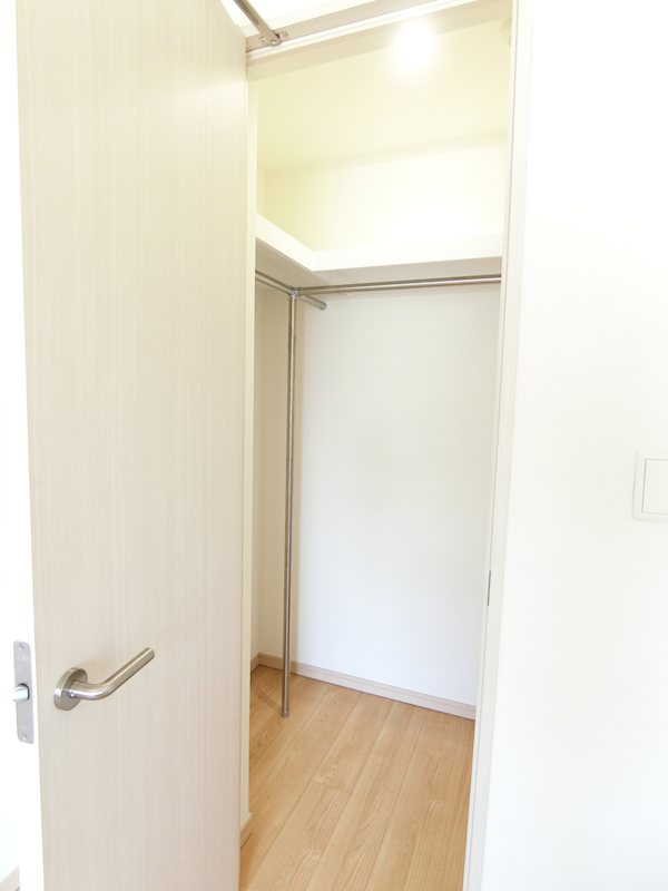 収納　ウォークインクローゼット※反転タイプの別部屋の写真です