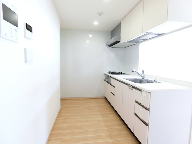 キッチン　※反転タイプの別部屋の写真です