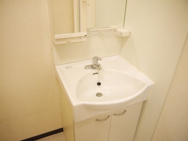 洗面設備　スペースが確保できる洗面所です