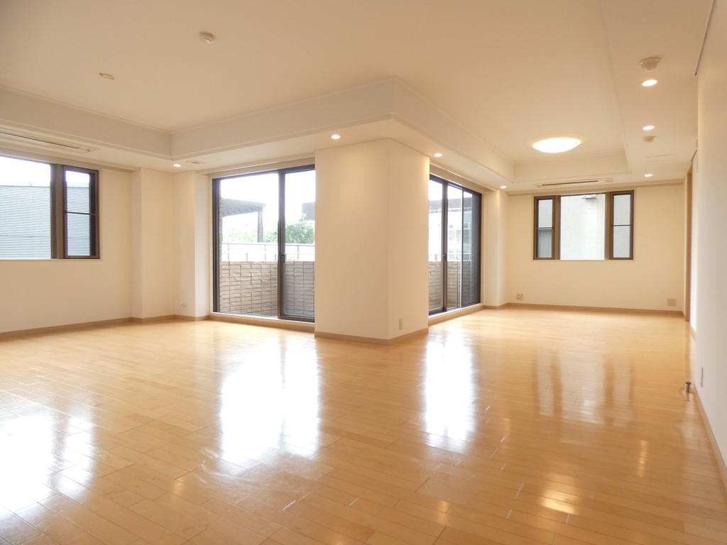 居室・リビング　内観1