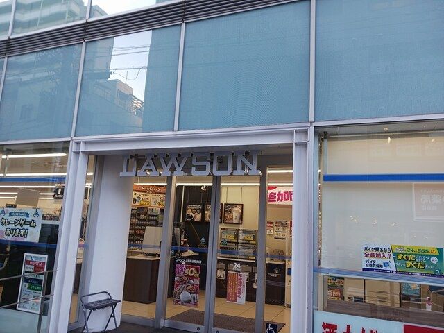 コンビニ　ローソンJR桃谷駅前店（コンビニ）まで350m