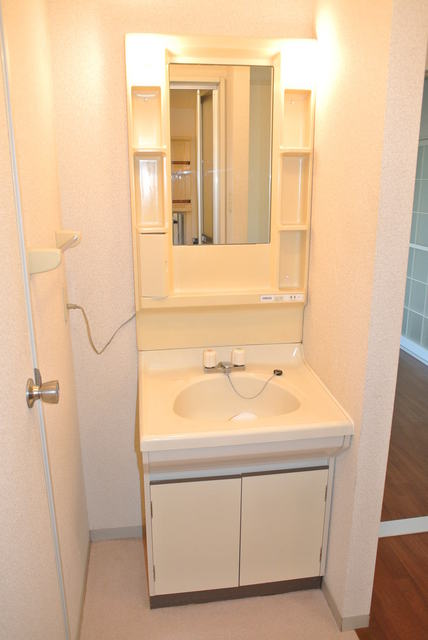 洗面設備　使い勝手の良い独立洗面台♪