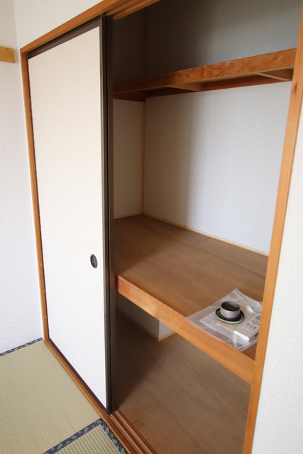 収納　和室　押入
