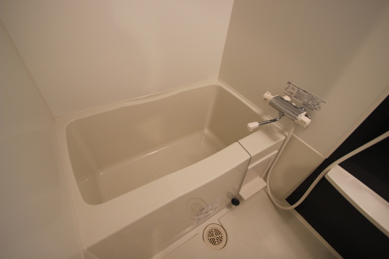 バス・シャワールーム　※別部屋の写真です