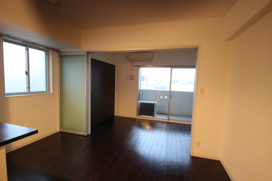 居室・リビング　※別部屋の写真です