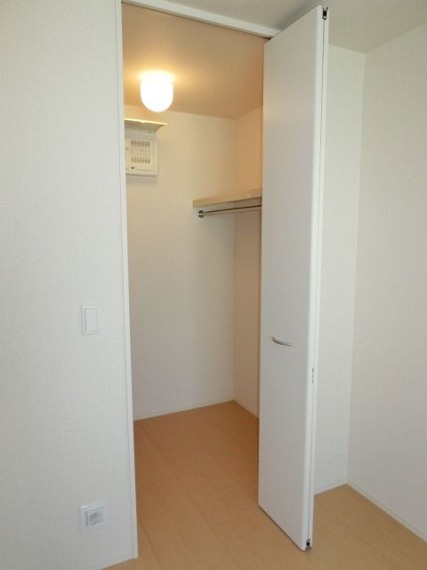 収納　※別号室参考写真です