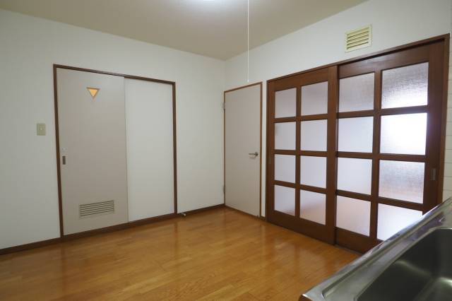 居室・リビング　ダイニングは６帖あります。こちらは別部屋の写真です。