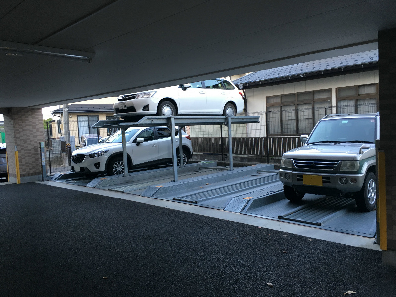 駐車場　駐車場