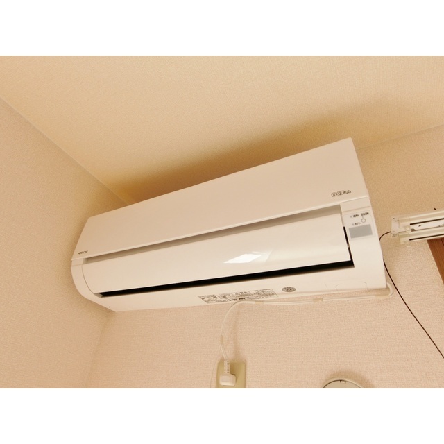 その他設備　リフォーム具合により床材など仕様が異なる