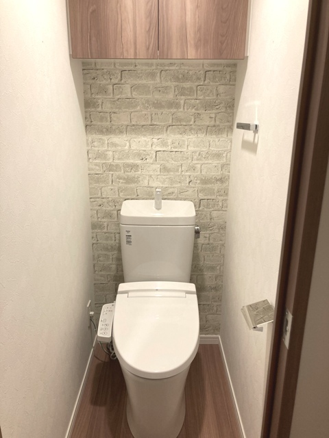 トイレ　※写真は同タイプ住戸です。