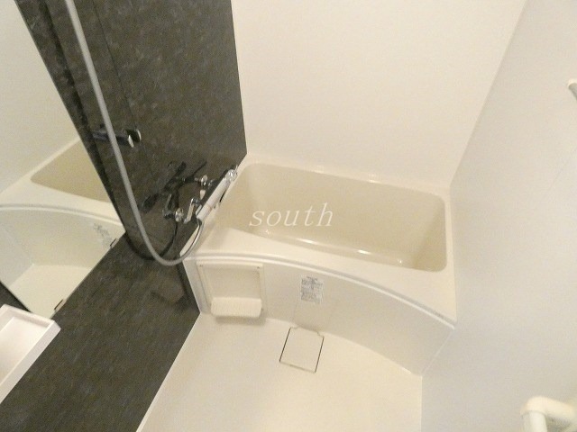 バス・シャワールーム　浴室乾燥機付きのお風呂