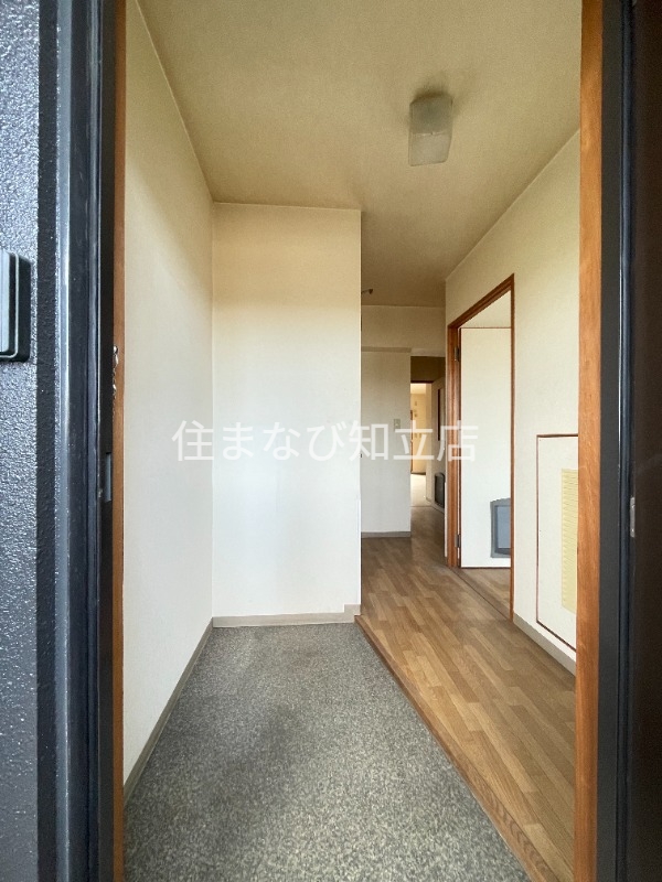 玄関　別部屋写真・反転タイプ