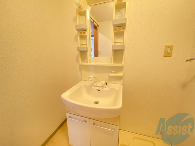 洗面設備　洗面台は独立しています。朝の身支度はこちらでどうぞ～