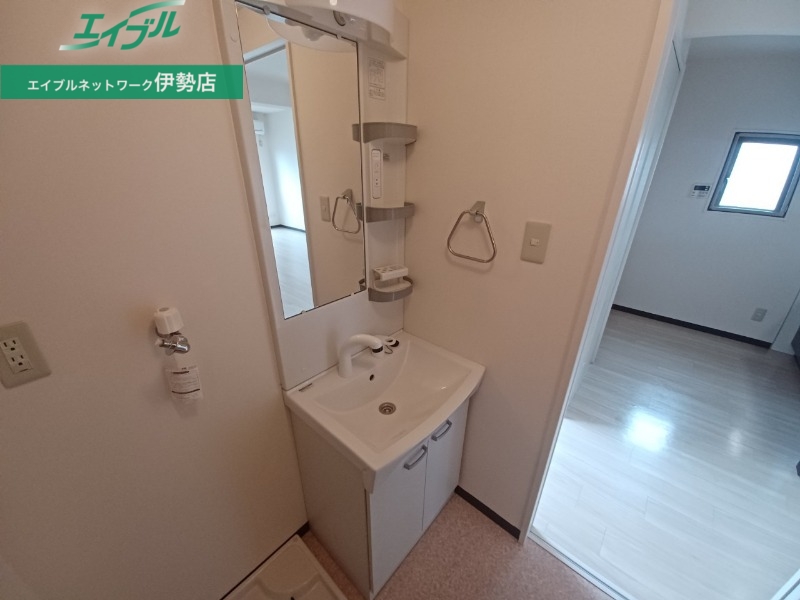 洗面設備　同型参考写真