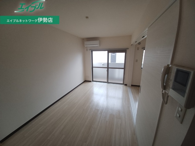 居室・リビング　同型参考写真