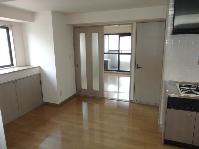 居室・リビング　使いやすい形の為、レイアウトを楽しめます♪