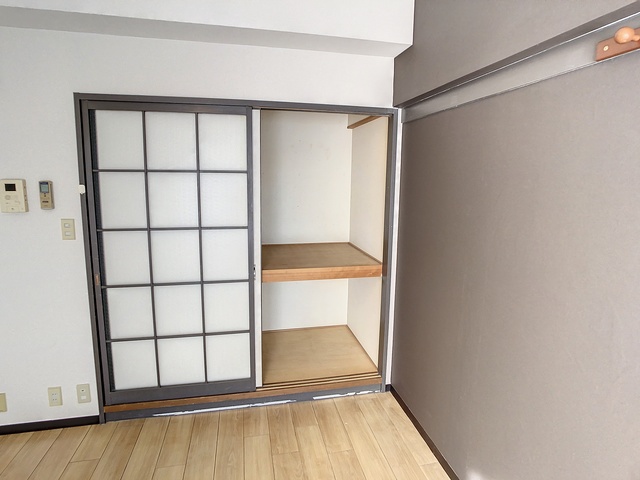 収納　掲載写真は同型モデルを掲載しており実際のお部屋と仕様等が異な