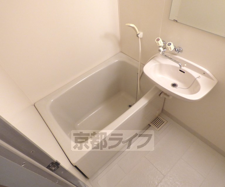 バス・シャワールーム　お風呂場です。