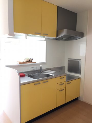 キッチン　参考写真（カラーが違う場合があります）。