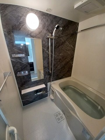 バス・シャワールーム　お風呂で日々の疲れを落としましょう