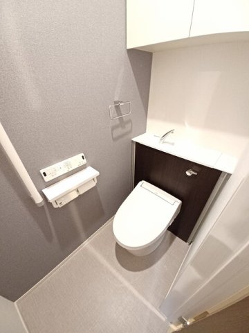 トイレ　清潔感のあるトイレです