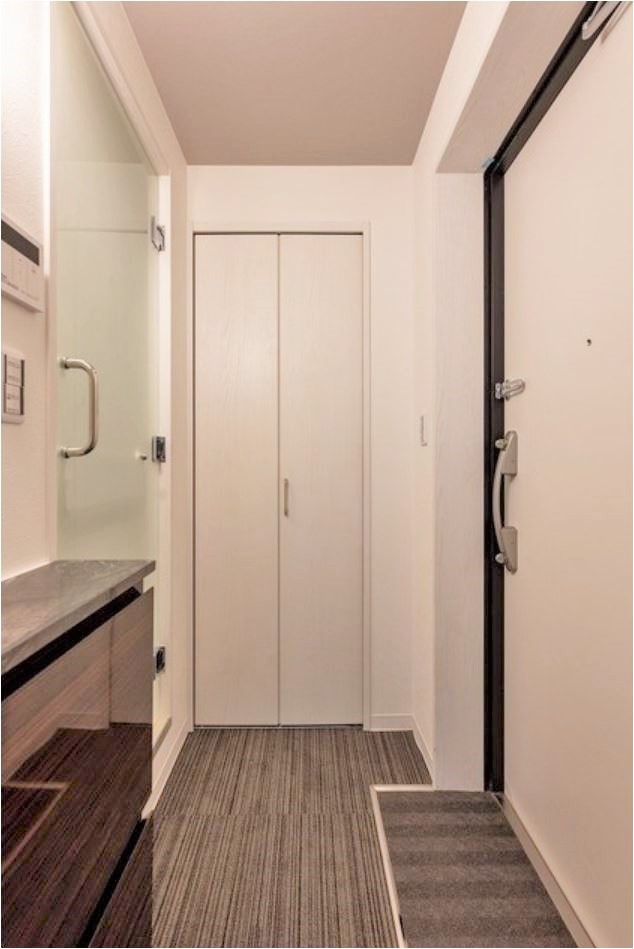 玄関　※別部屋の参考写真です。