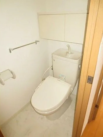 トイレ　同タイプ部屋　参考写真です