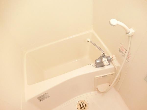 バス・シャワールーム　浴室乾燥機付きバス！