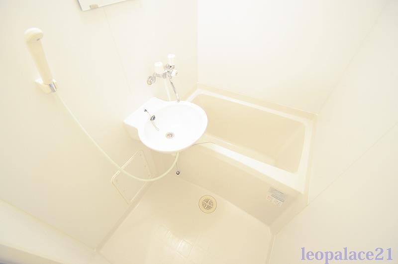 バス・シャワールーム　設備・使用は号室により異なる為、現況を優先致します。