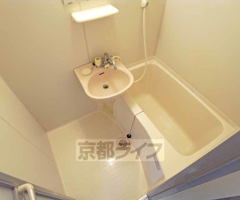 バス・シャワールーム　綺麗なお風呂です。