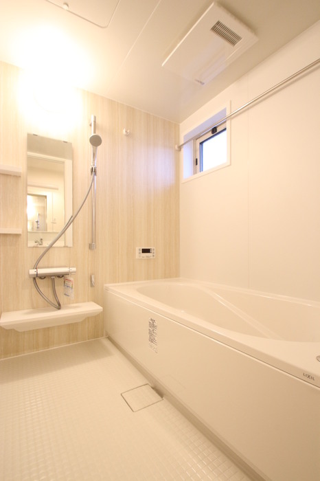 バス・シャワールーム　201 一坪風呂 追い焚き給湯 浴室換気乾燥機