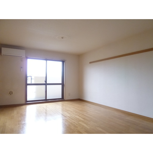 居室・リビング　別部屋の画像になります。