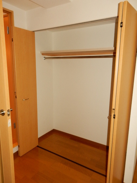 居室・リビング　大型収納