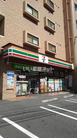 コンビニ　セブンイレブン広島宇品御幸店（コンビニ）まで321m