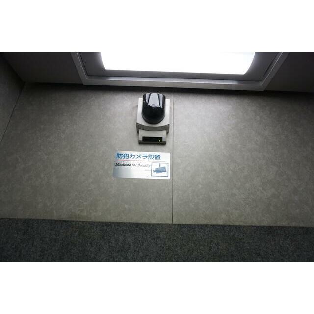 建物外観　エレベーター内には防犯カメラ♪