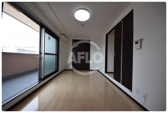 居室・リビング　クイーンライフ東今里　洋室