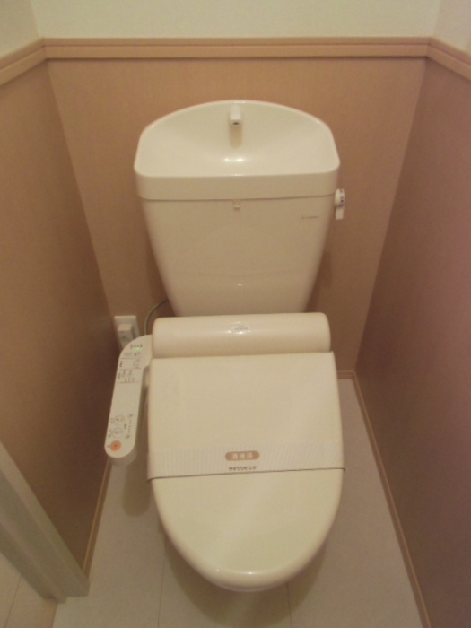 トイレ　温水洗浄暖房便座